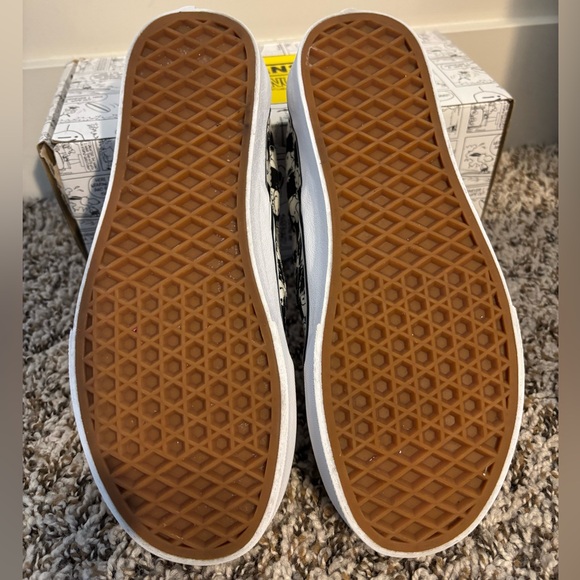 Vans x Peanuts Snoopy Checkered Slip-Ons W6.5 - Picture 3 of 5